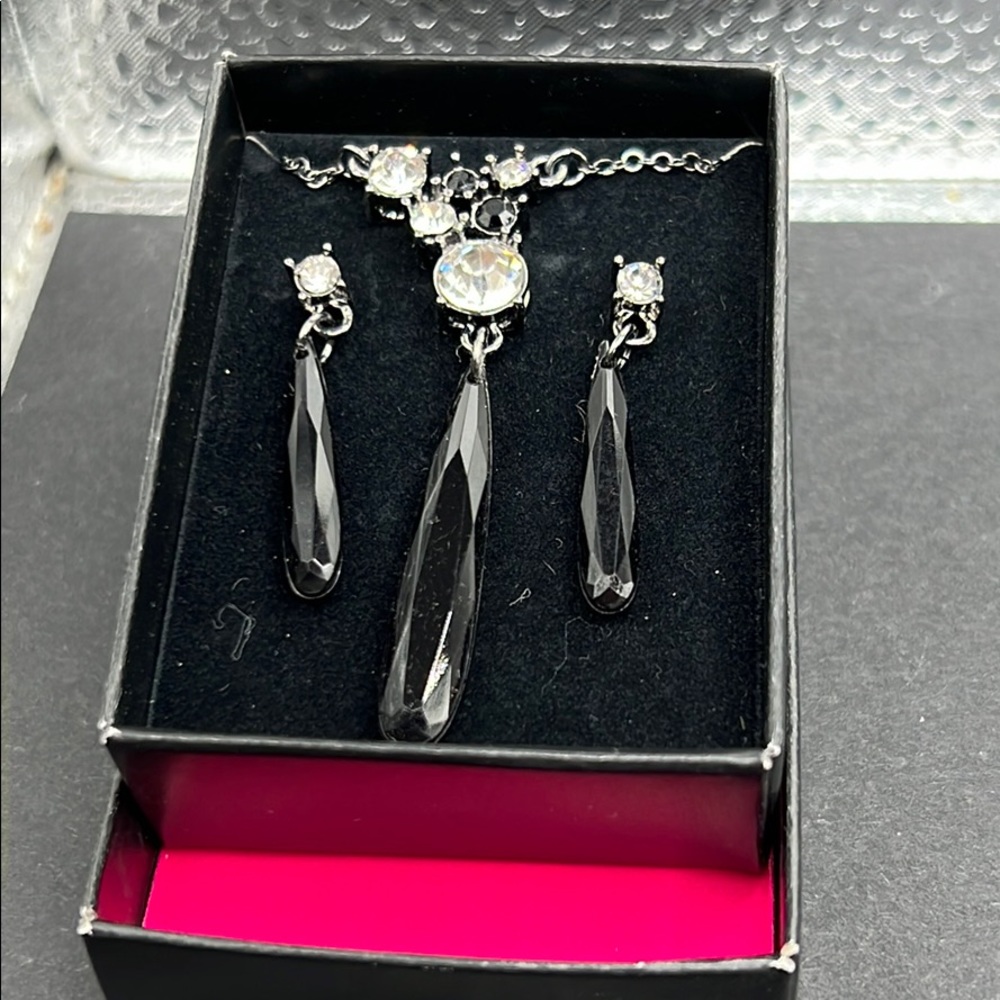 SAO rhinestone necklace, earrings